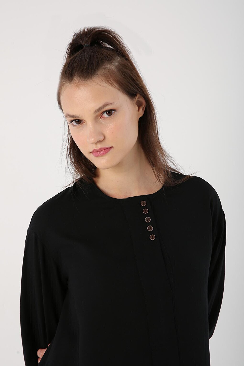 Black Viscon Wide Placket Comfortable Fit Tunic with Slits on the Sides