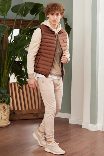 Men's Standard Mold Puffer Vest Brown