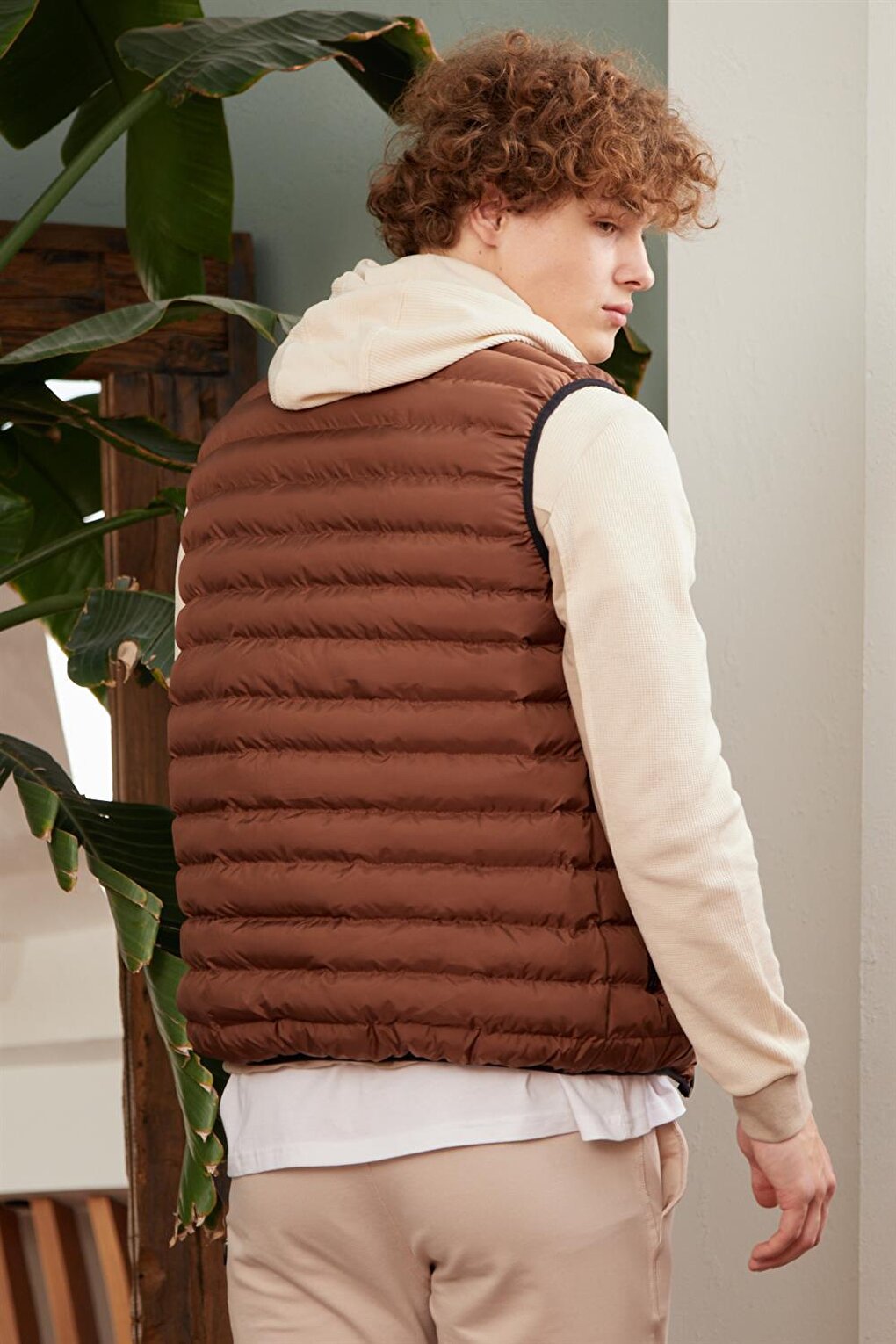 Men's Standard Mold Puffer Vest Brown