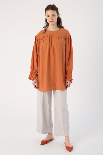 Cinnamon Gipe Elastic Sleeve Detailed Crew Neck Tunic