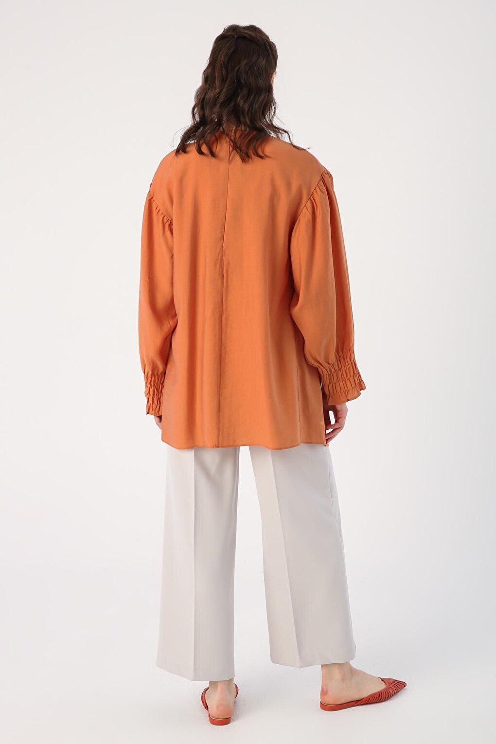 Cinnamon Gipe Elastic Sleeve Detailed Crew Neck Tunic