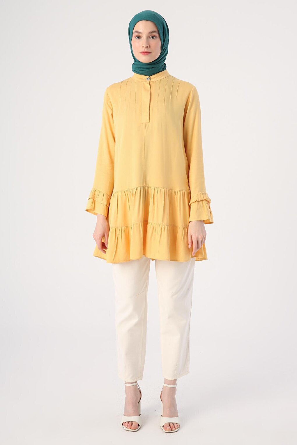 Yellow Collar Half Layer Flounce Sleeve Tunic