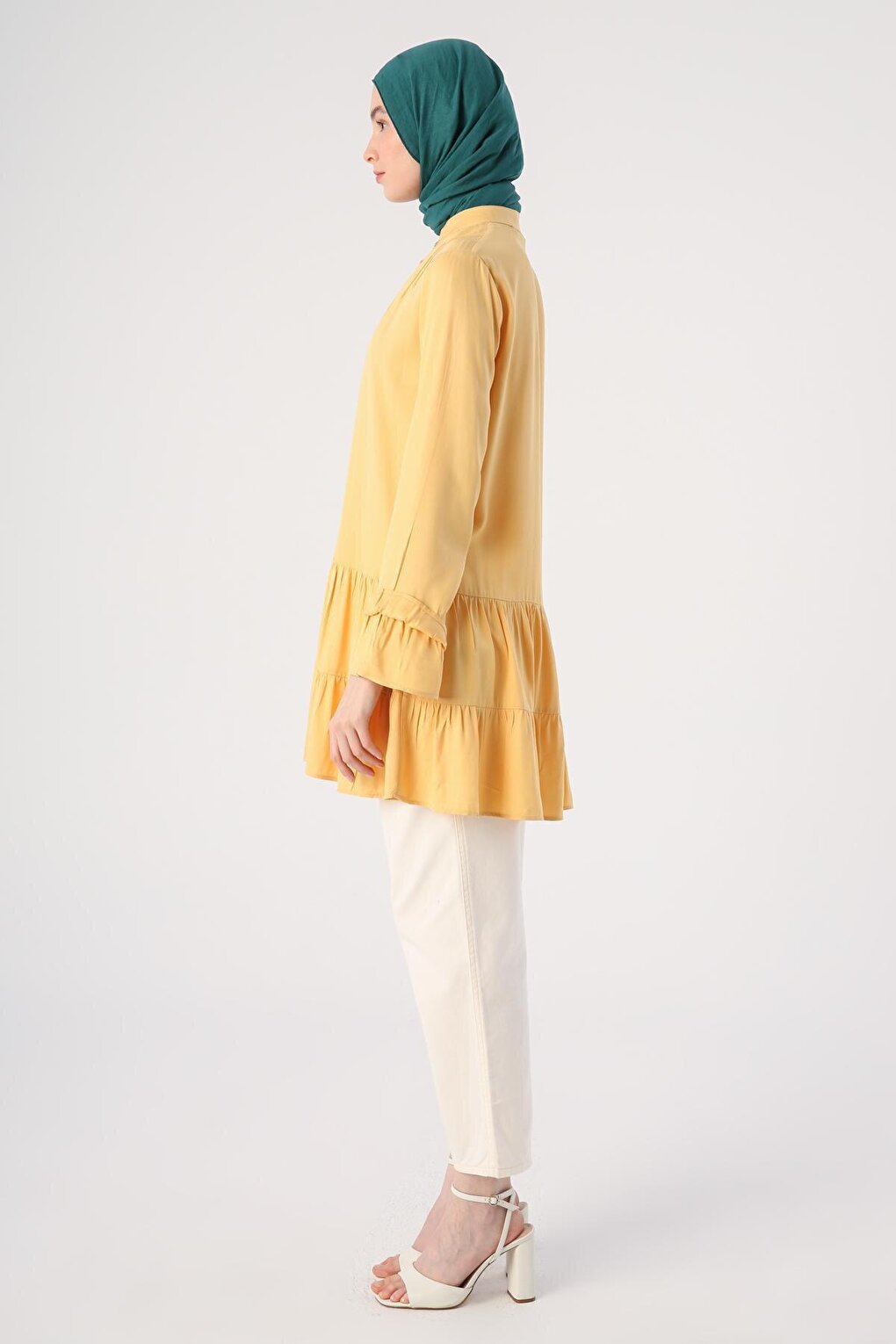 Yellow Collar Half Layer Flounce Sleeve Tunic