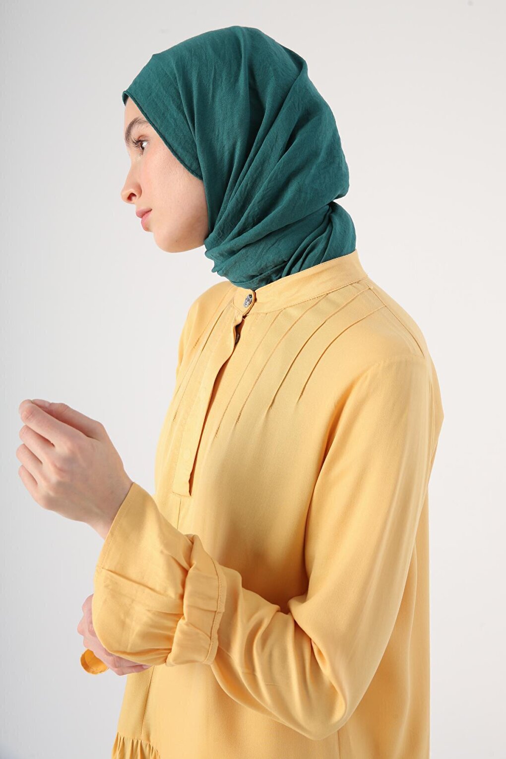 Yellow Collar Half Layer Flounce Sleeve Tunic