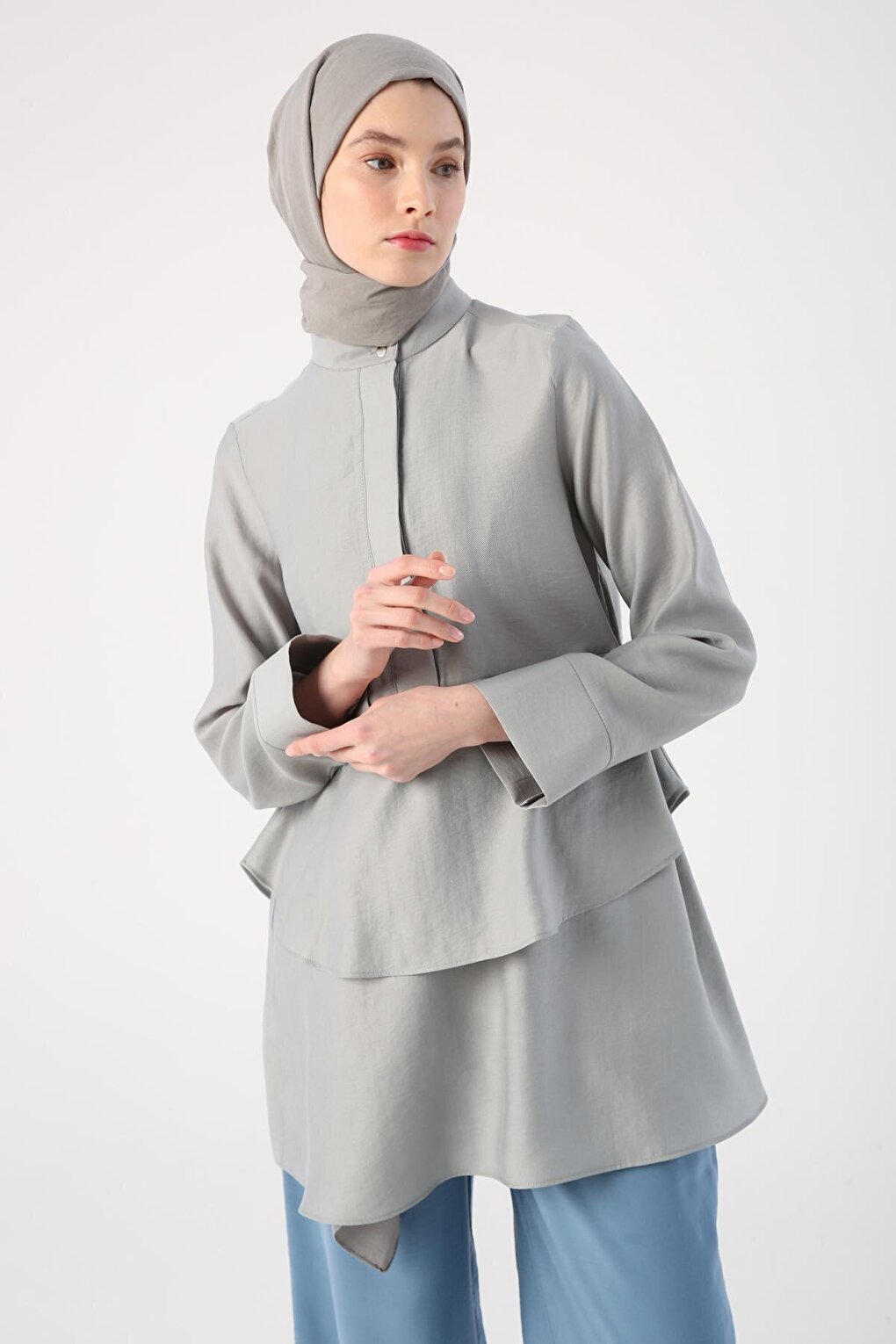 Gray Flounced Collar Half Layer Tunic