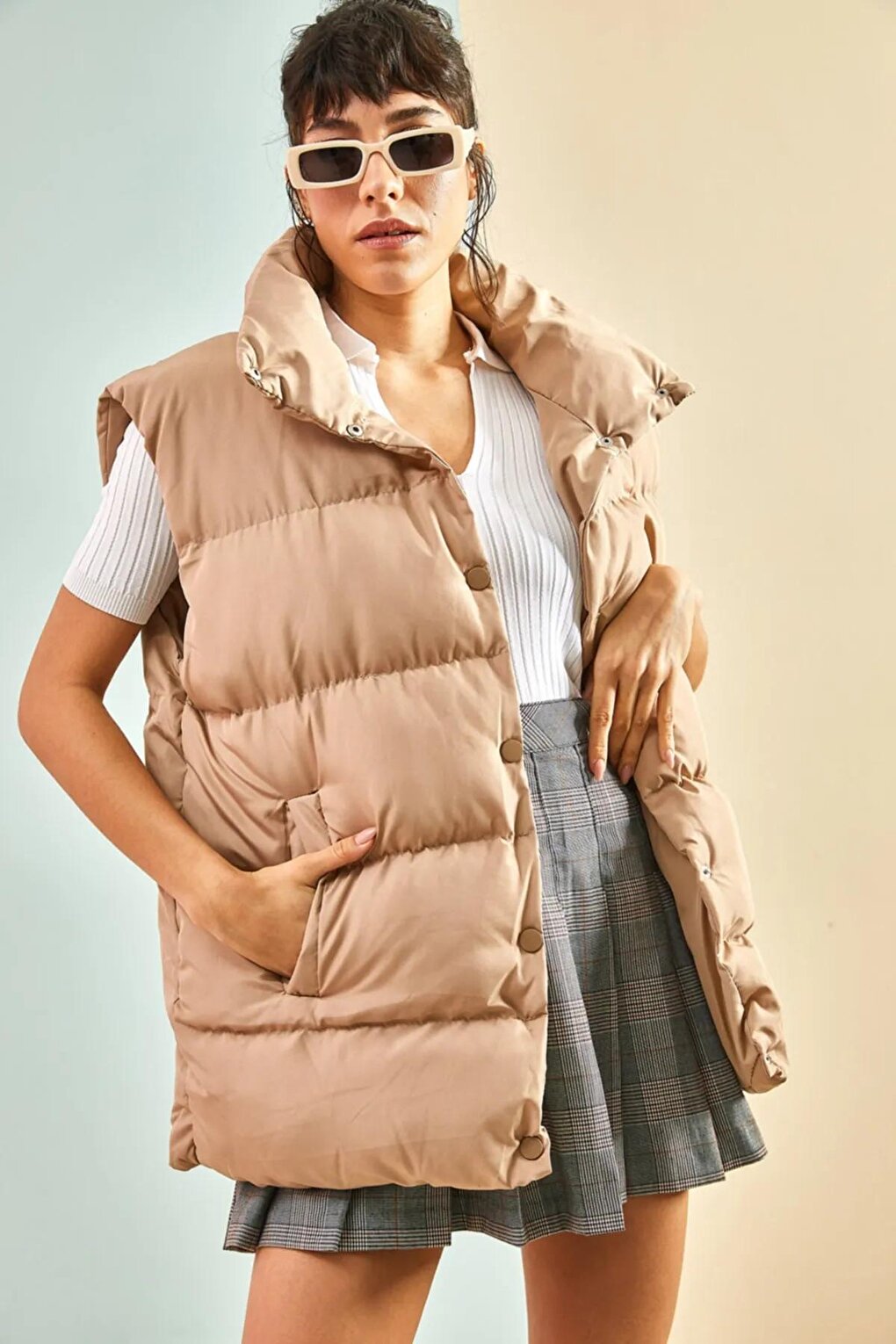 Women's Flounce Pocket Snap Collar Long Puffer Vest