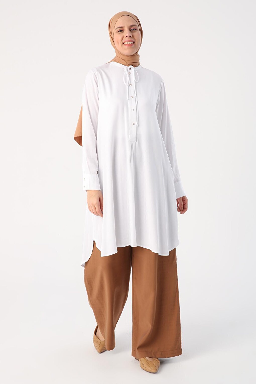 White Collar Channeled Half Placket Viscose Tunic