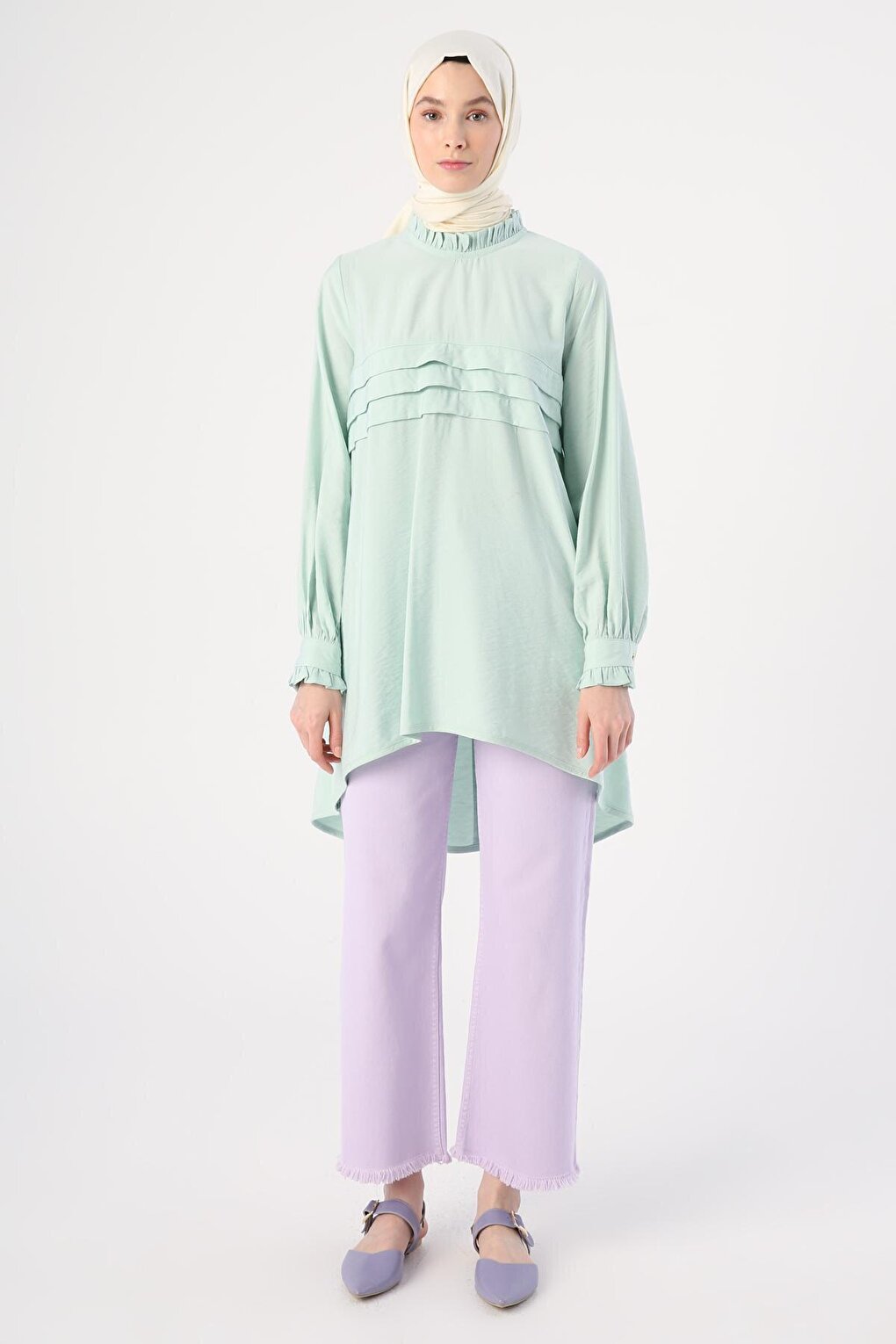 Light Green Frilled Collar and Pleated Front Comfortable Long Tunic