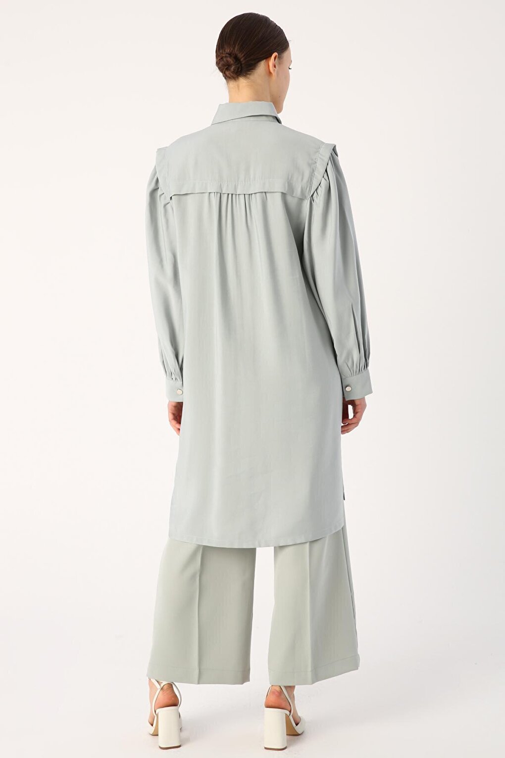 Gray Shirt Tunic with Gathered Sleeves and Slits