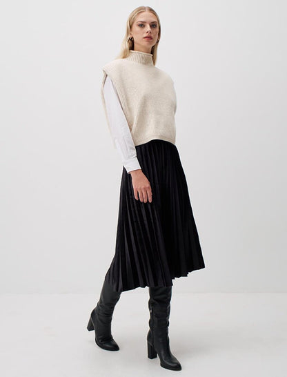 Black Normal Waist Pleated Velvet Midi Skirt