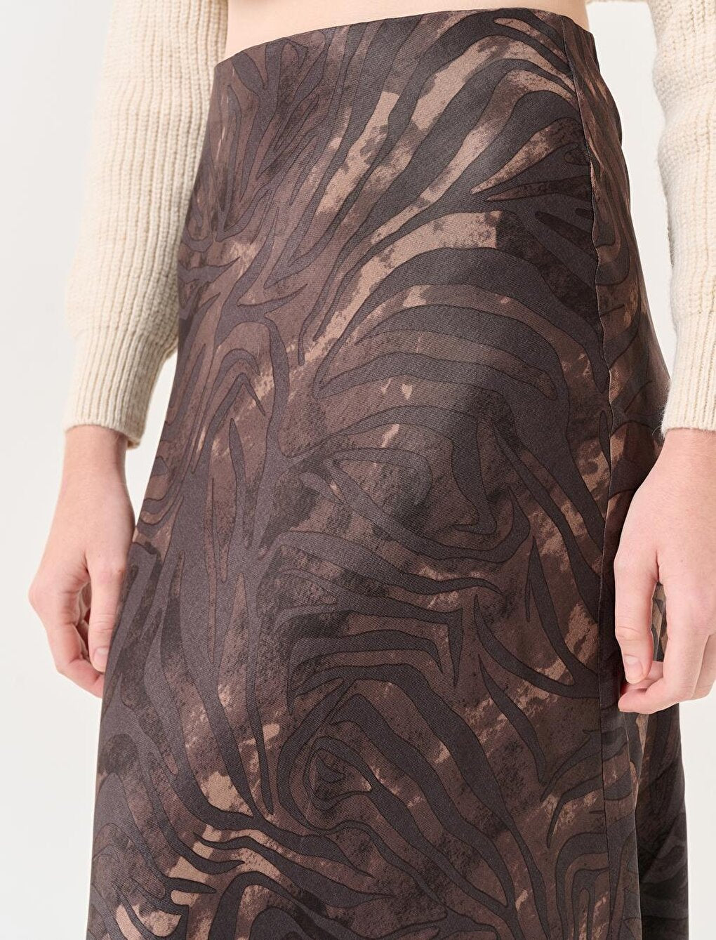 Dark Brown Slim Fit Patterned Midi Satin Skirt