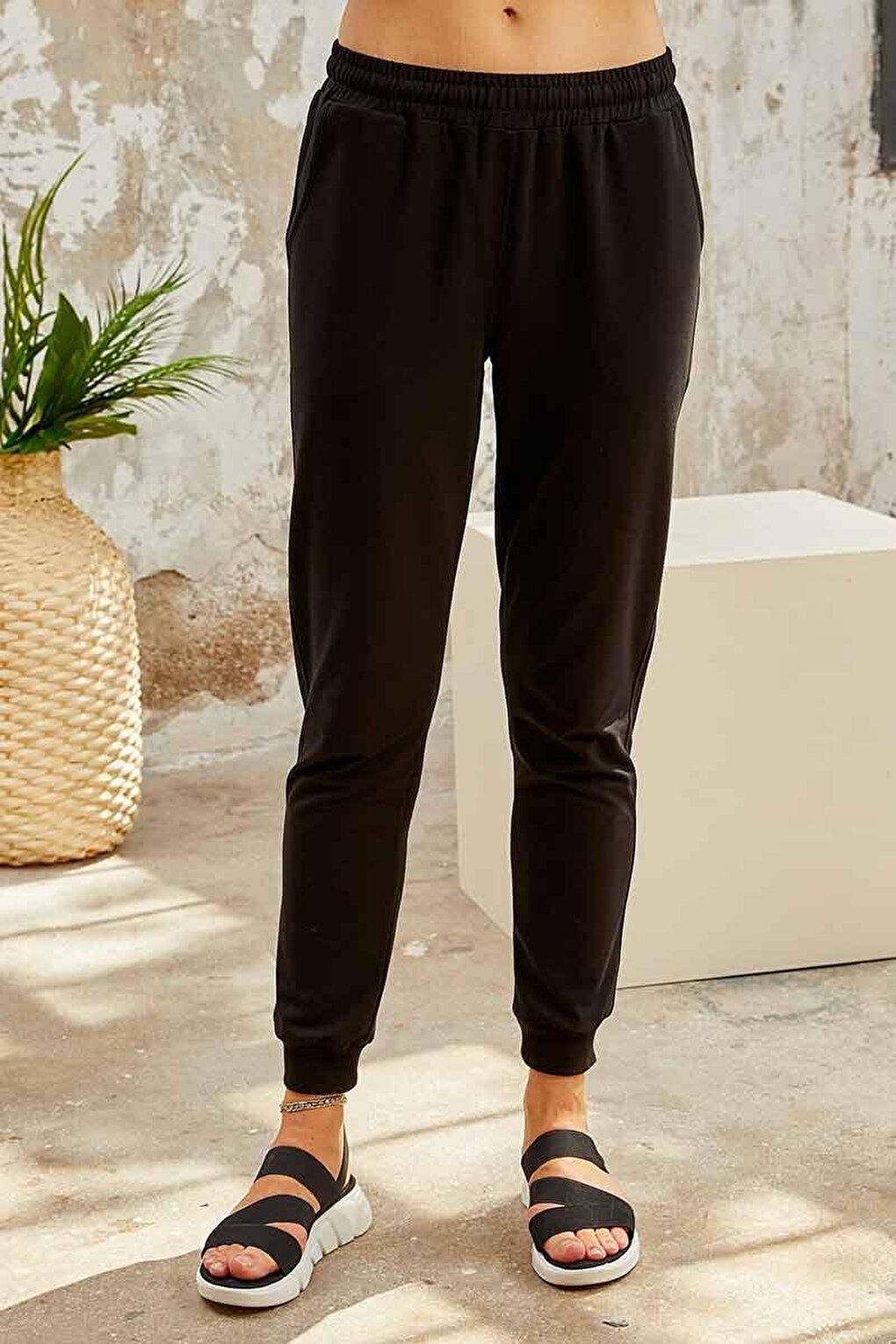 Black High Collar Half Zipper Comfortable Form Jogger Women's Tracksuit Tunic Set - 95234