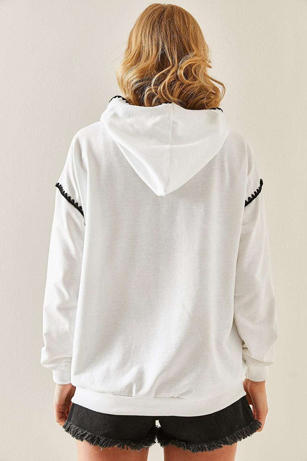 White Embroidery Detailed Hooded Sweatshirt 3YXK8-47510-01