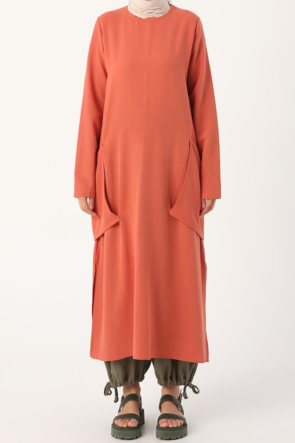 Loose Linen Tunic with Brick Side Pockets