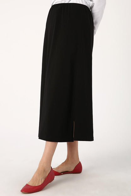 Black Slit Long Combed Cotton Skirt Lining