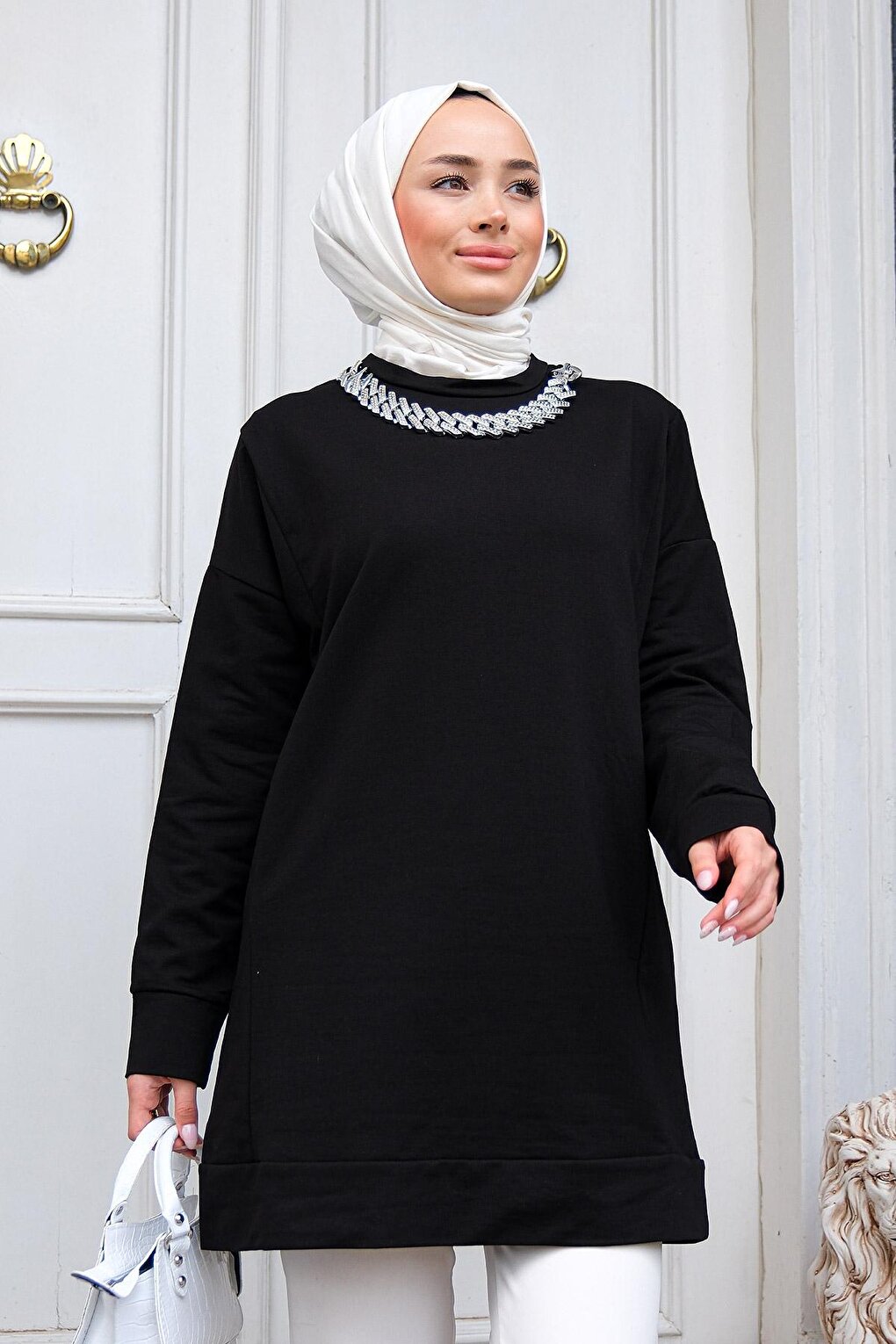 Crew Neck Necklace Tunic Black