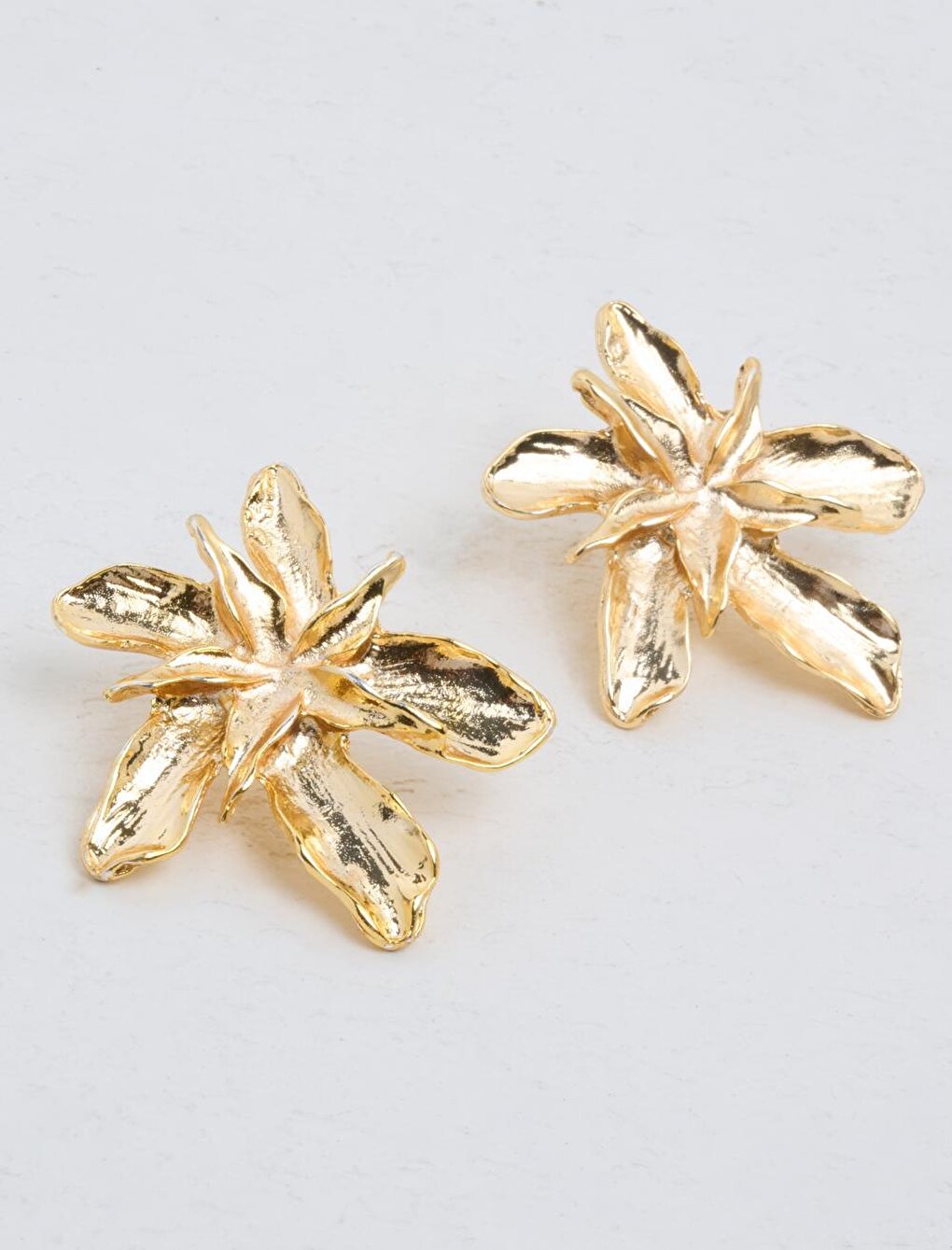 Gold Star and Flower Figured Earrings