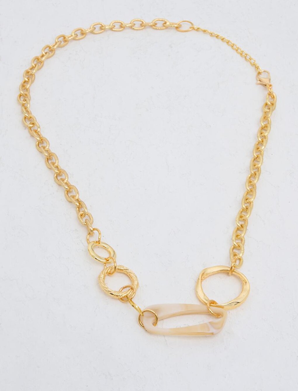 Gold Thick Chain Figured Necklace