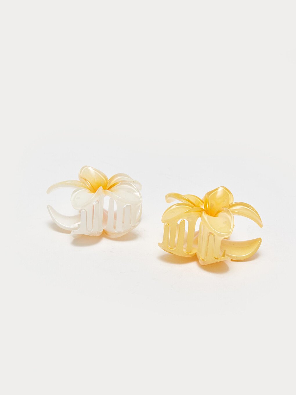 KOOR Flower Figured 2-pack Lotus Buckle White &amp; Yellow