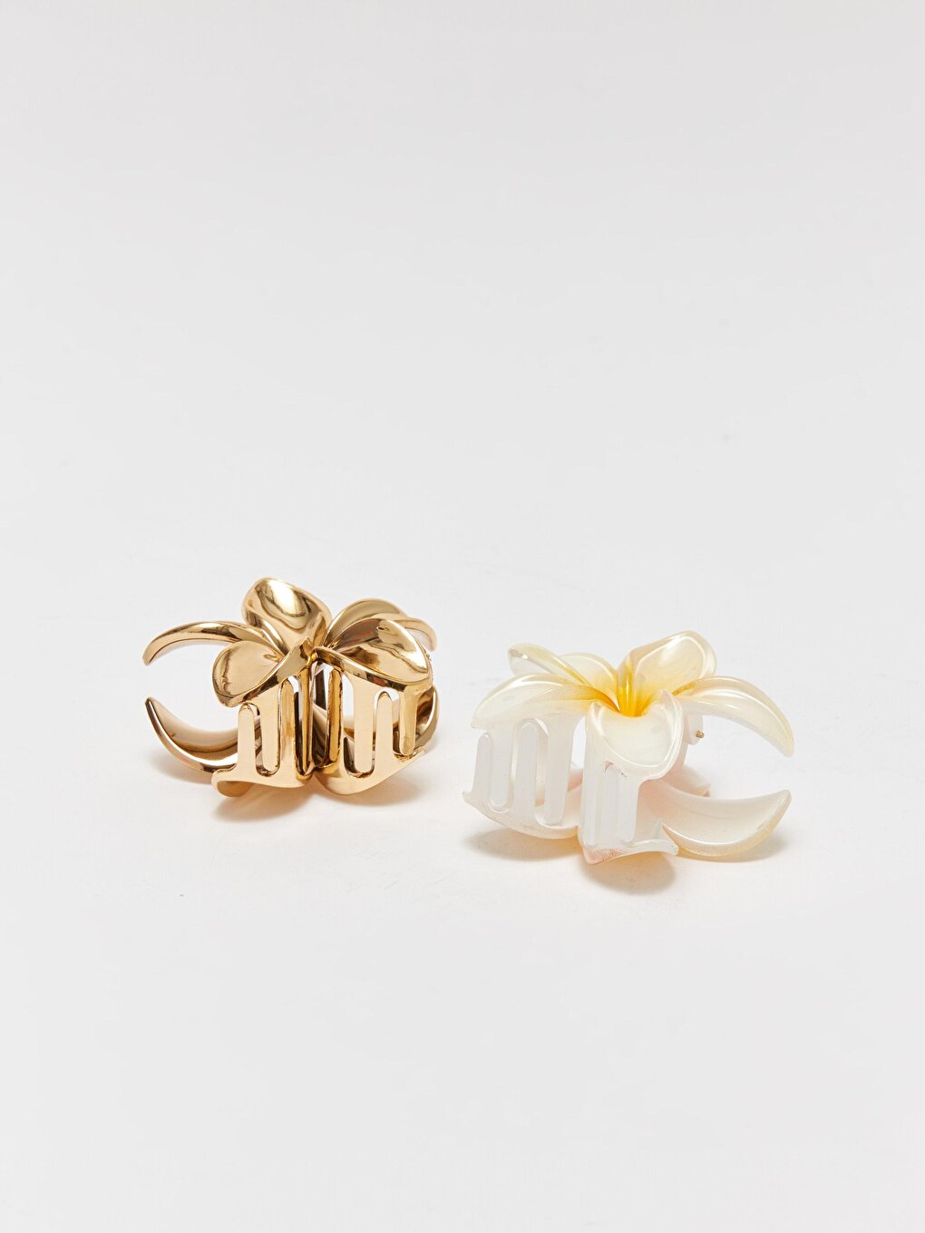 KOOR Flower Figured 2 Lotus Buckle White &amp; Gold