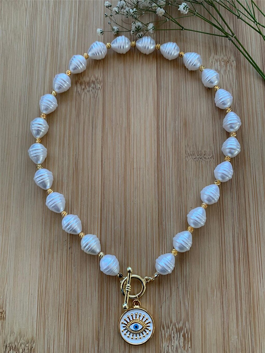 Baroque Pearl Shaped Design Necklace with White Eye Figure