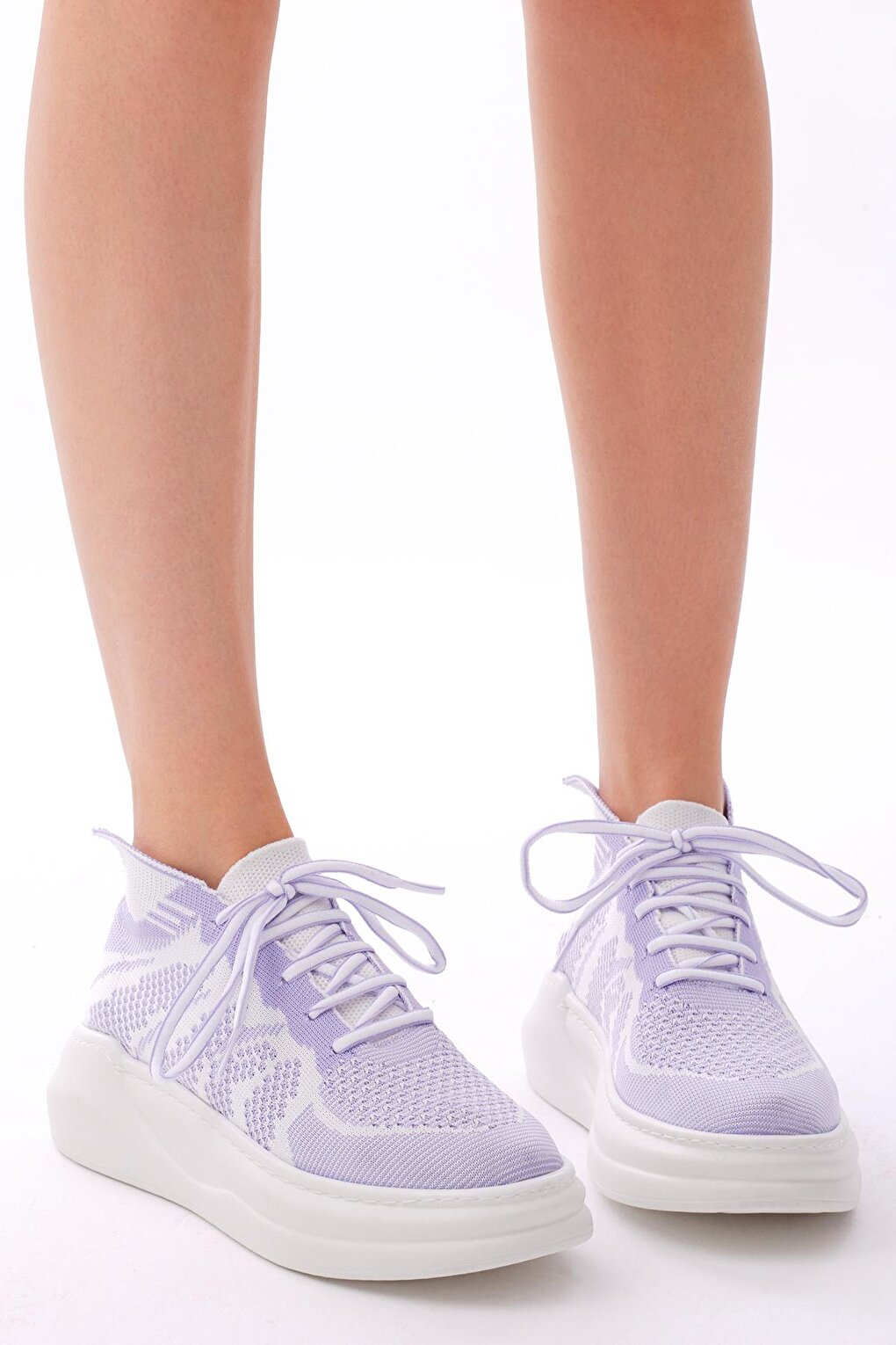 Women's Lilac Comfortable Fit Lace-up Sneaker