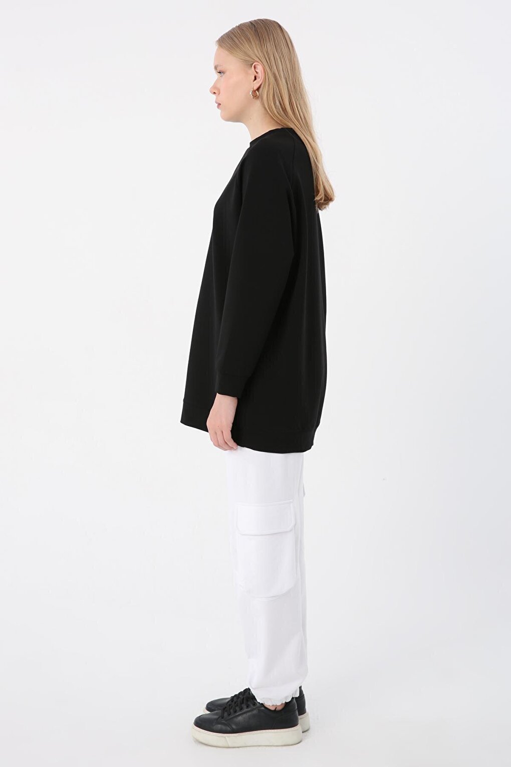 Black Crew Neck Raglan Sleeve Sweatshirt