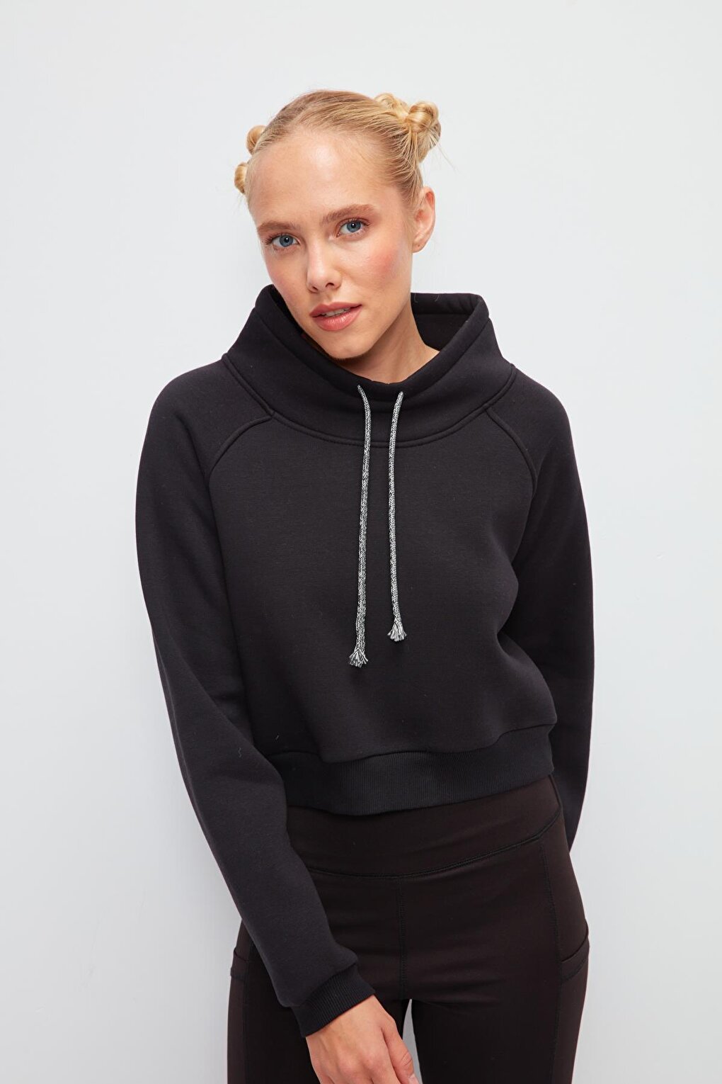 Solid Color Cord Detailed Short Sweatshirt