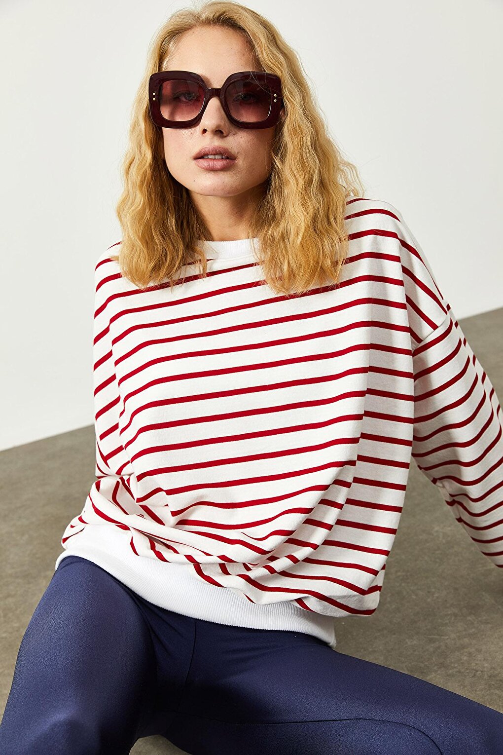 Red Stripe Patterned Sweatshirt 2KXK8-45638-04