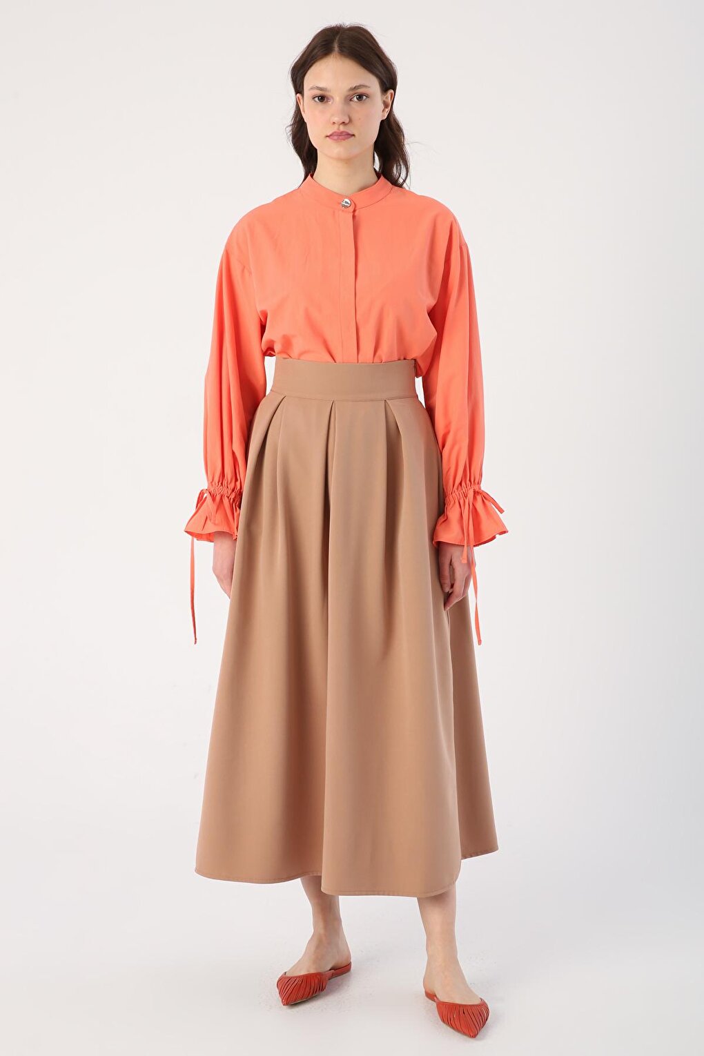 Camel Comfortable Fit Pleated Zipper Skirt