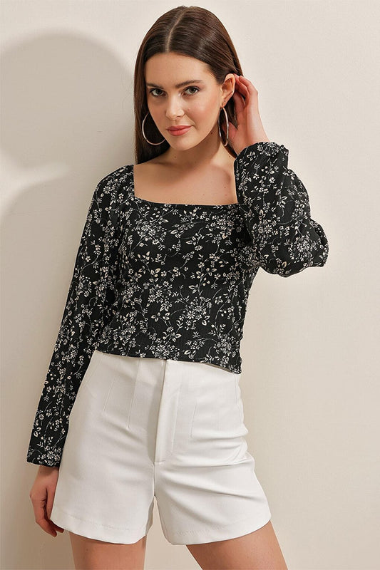 0465 Balloon Sleeve Knitted Blouse - D. Black