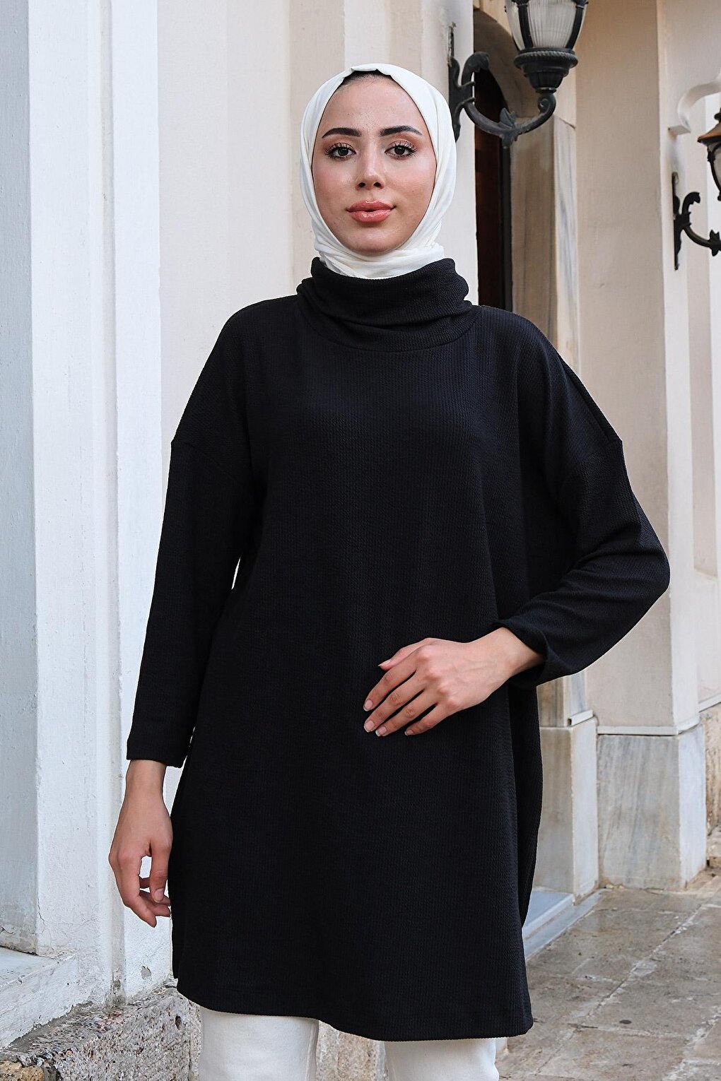 Women's Turtleneck Straight Cut Tunic Black