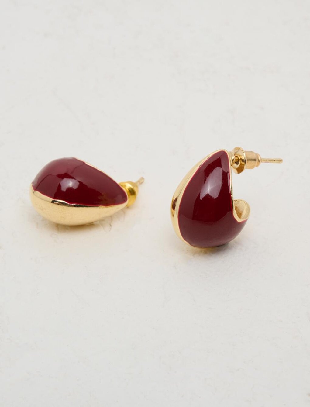 Stylish Earrings with Claret Red Figures