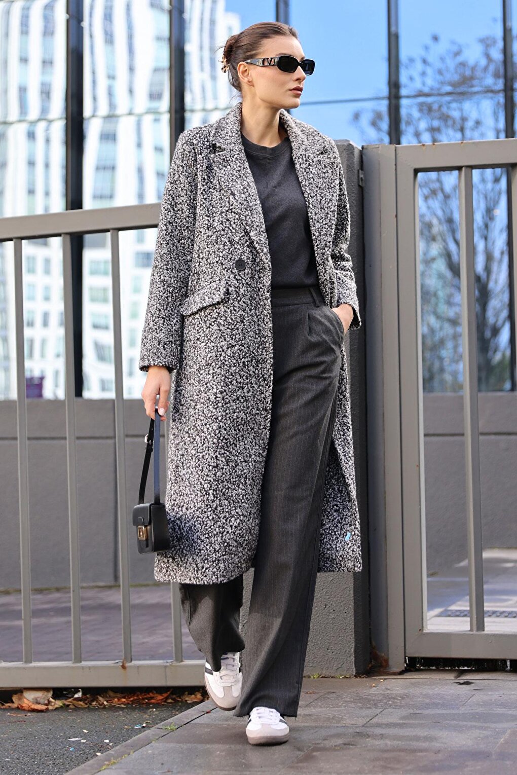 9127 Oversize Long Boucle Coat - Black