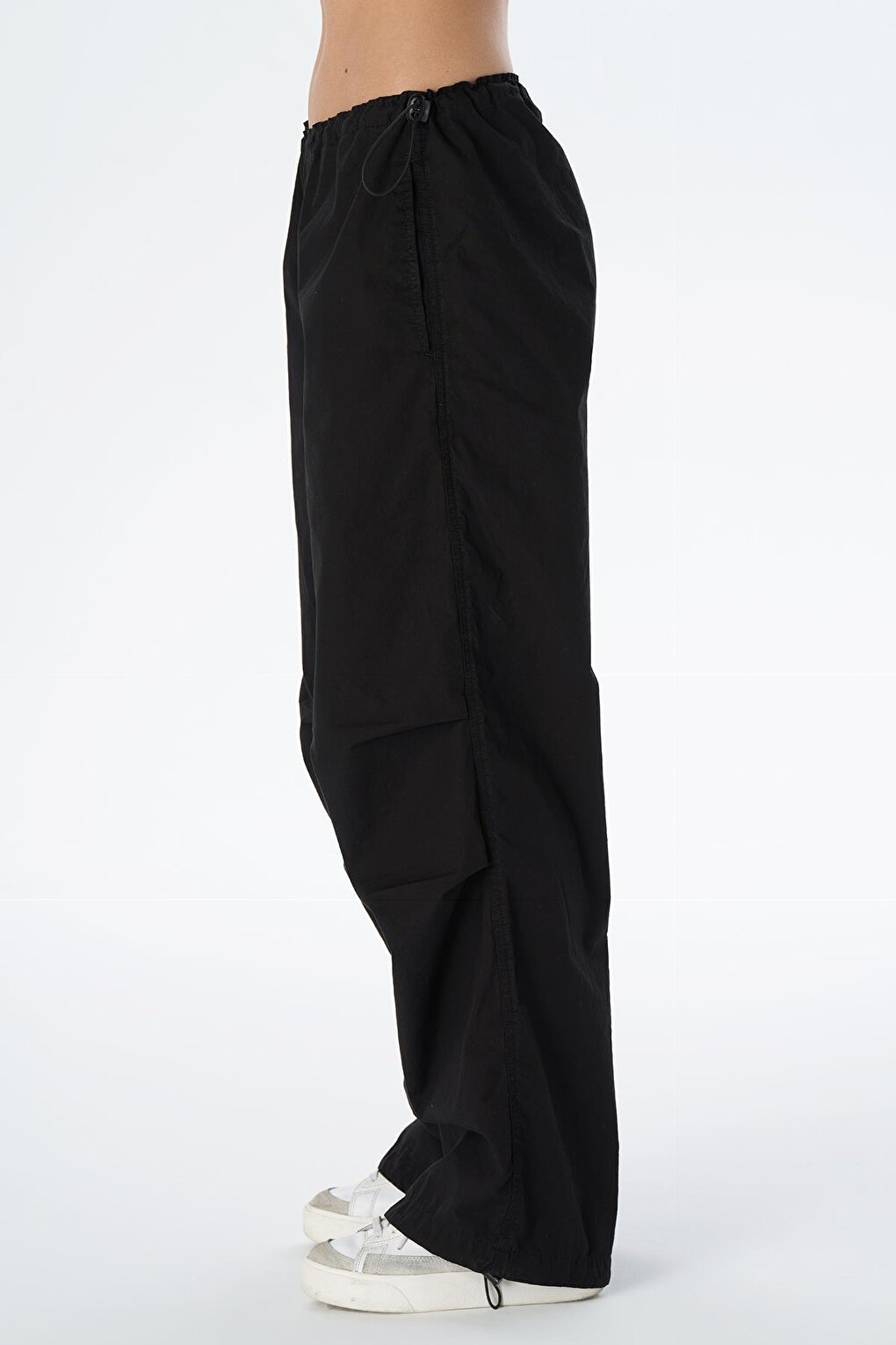 Women's Black Parachute Jean Trousers C 4807-005