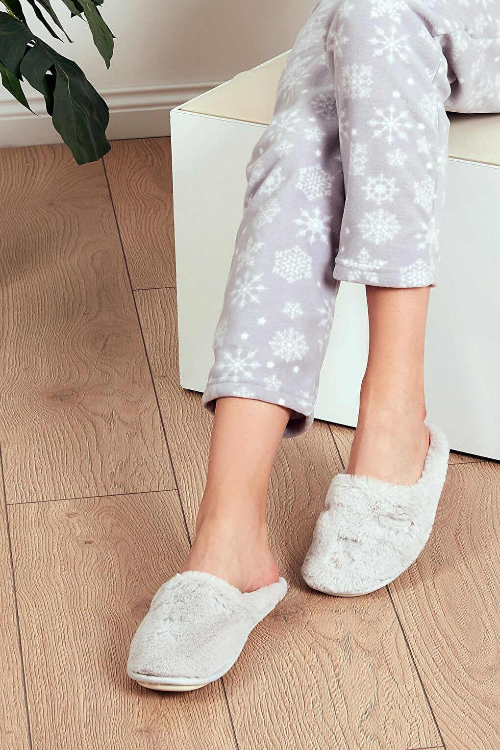 Room Slippers 5958003