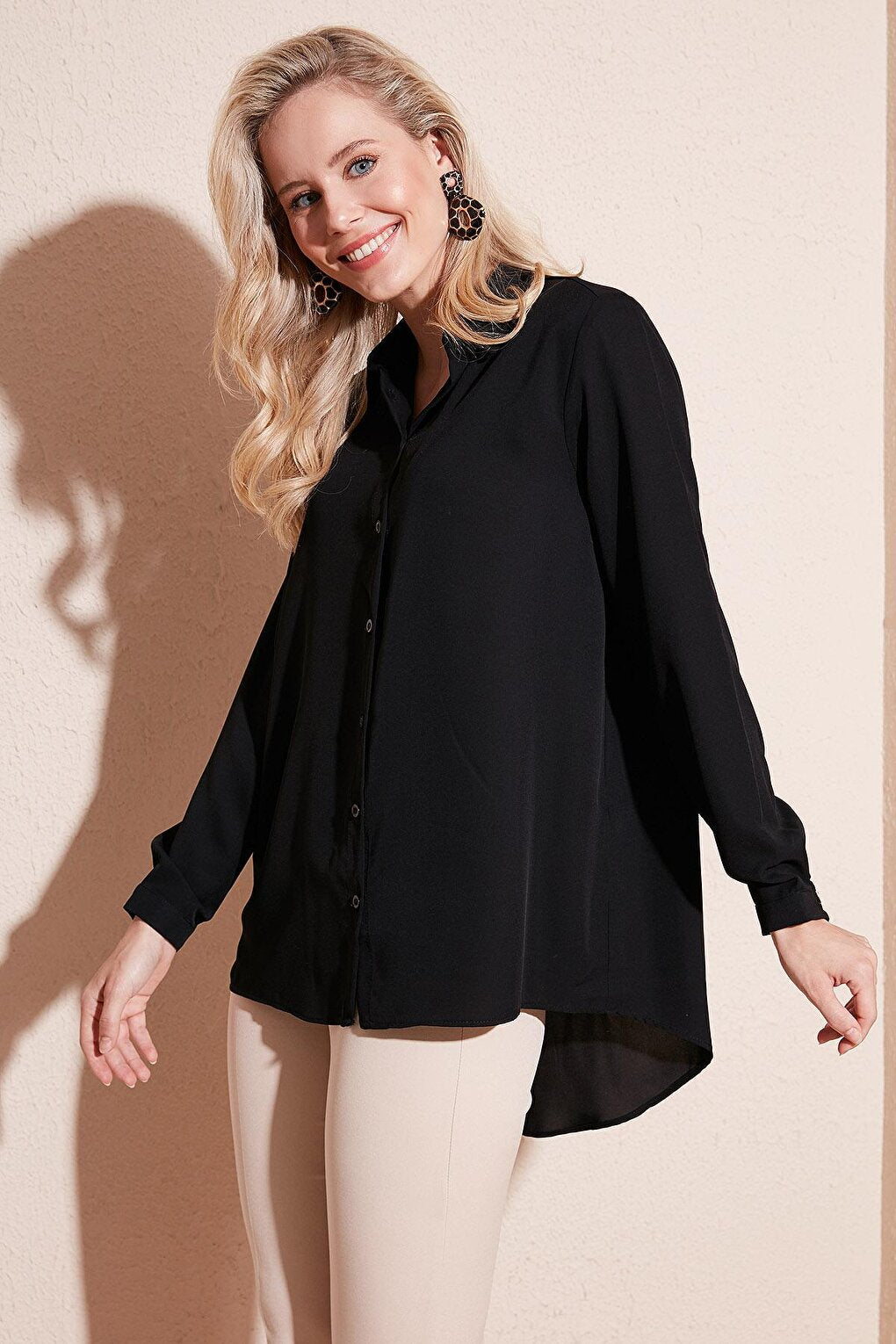 Comfortable Cut Long Back Shirt 6118728