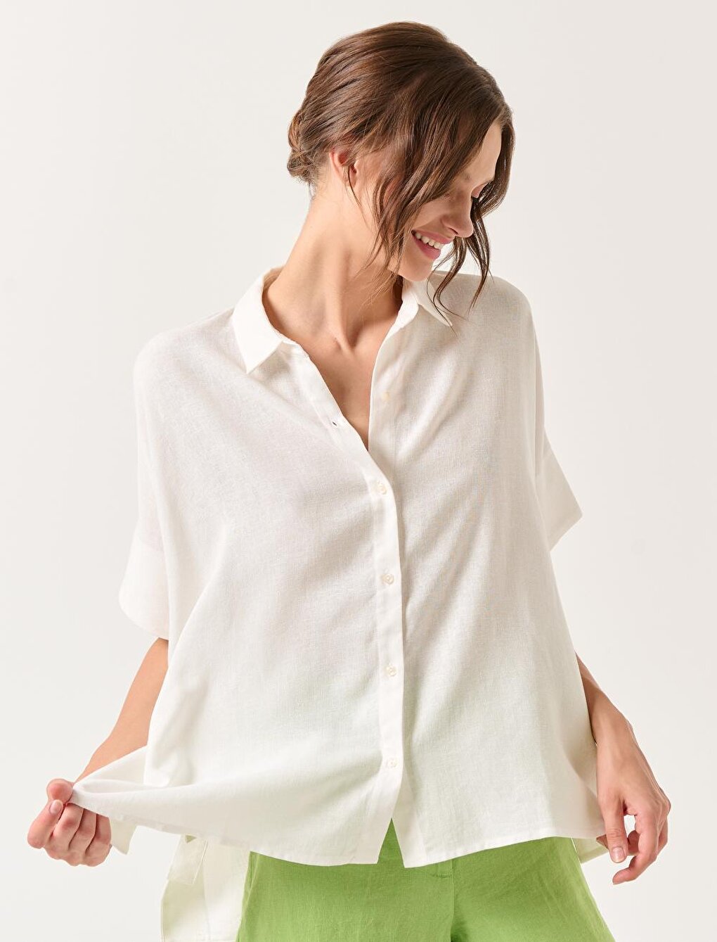 White Loose Cut Short Sleeve Linen Shirt