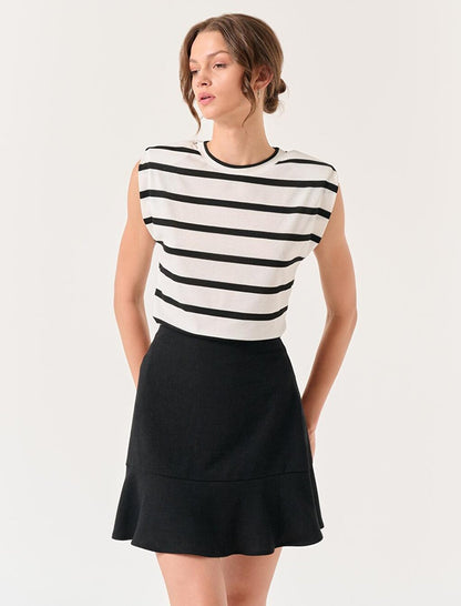 Black Slim Fit Woven Mini Linen Skirt