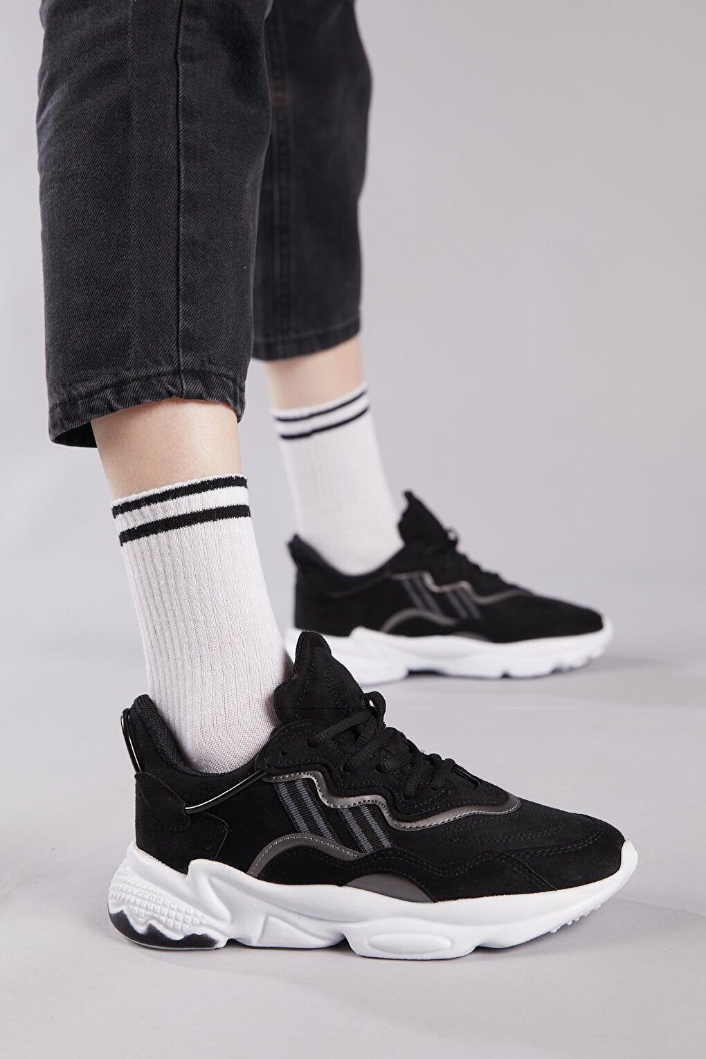 Unisex Black Suede Sneakers Tb248