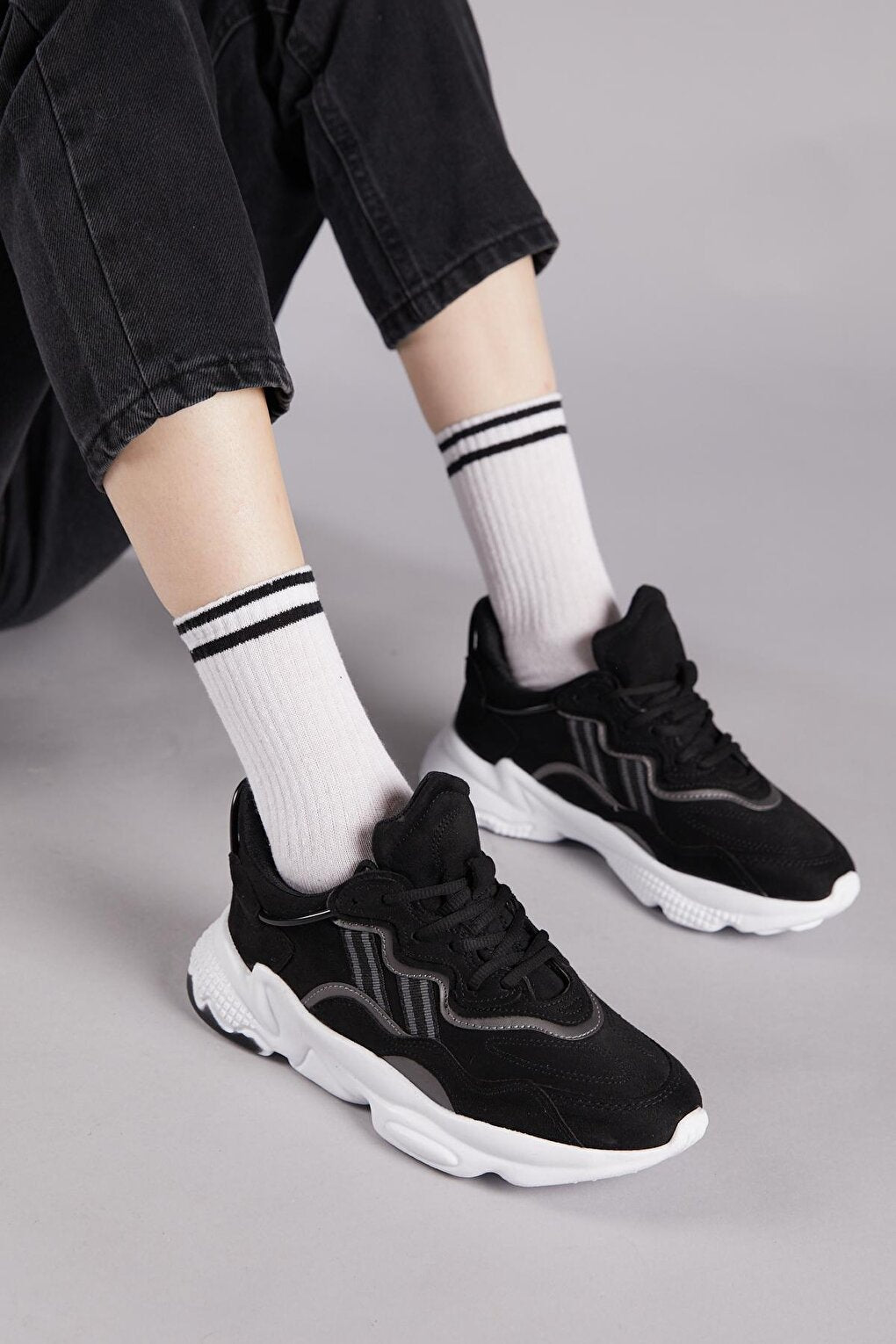 Unisex Black Suede Sneakers Tb248