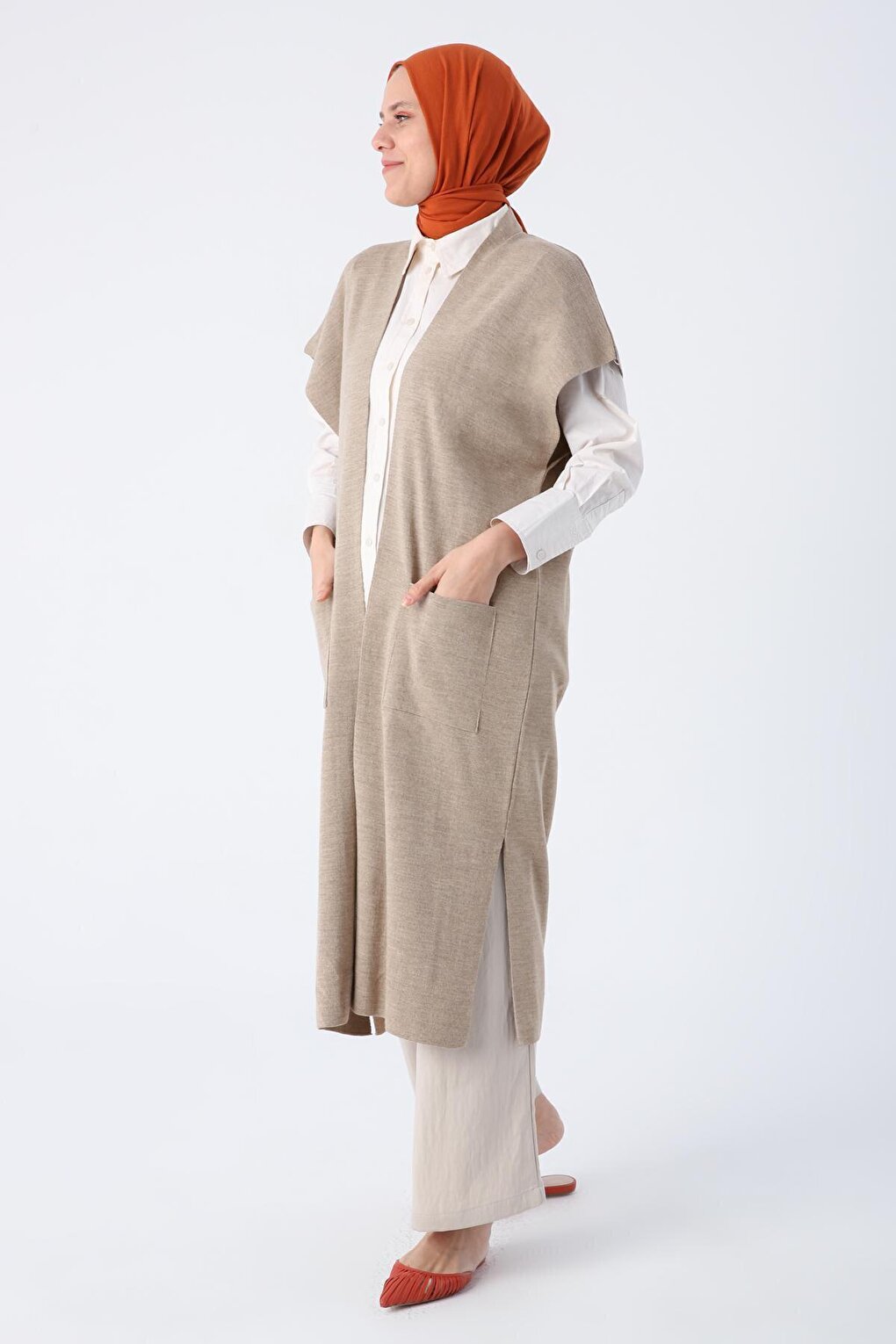 Beige Long Knitwear Vest with Pockets