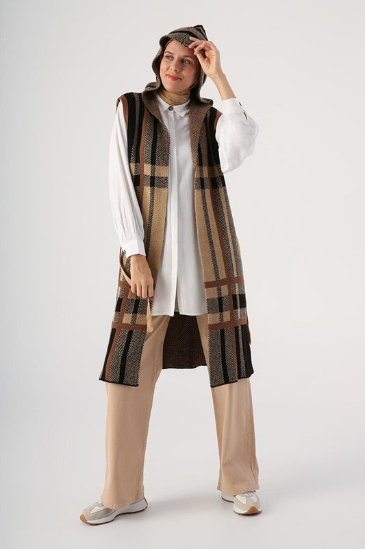 Mink Large Plaid Patterned Belted Knitwear Vest