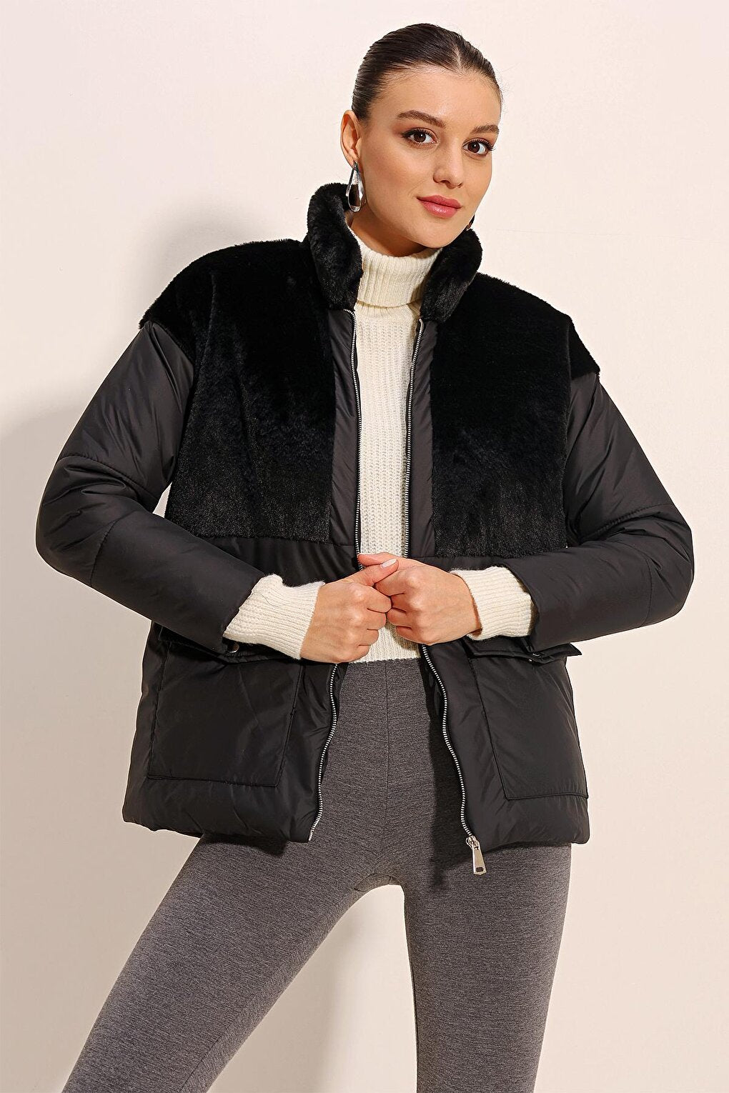 5179 Faux Fur Detailed Puffer Coat - Black