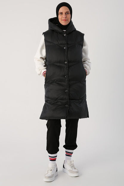 Black Geometric Stitched Puffer Vest