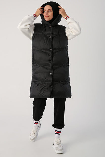 Black Geometric Stitched Puffer Vest