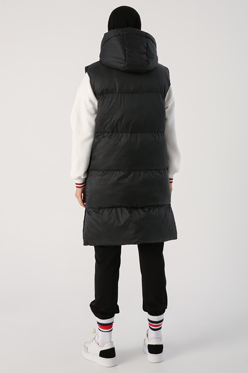 Black Geometric Stitched Puffer Vest