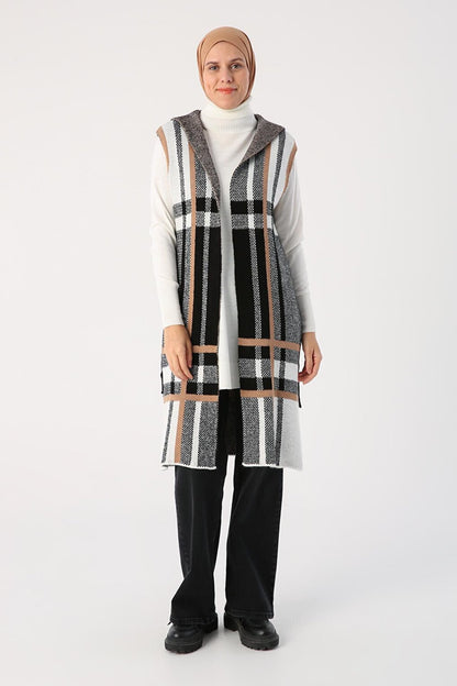 Soil Large Plaid Patterned Belted Knitwear Vest