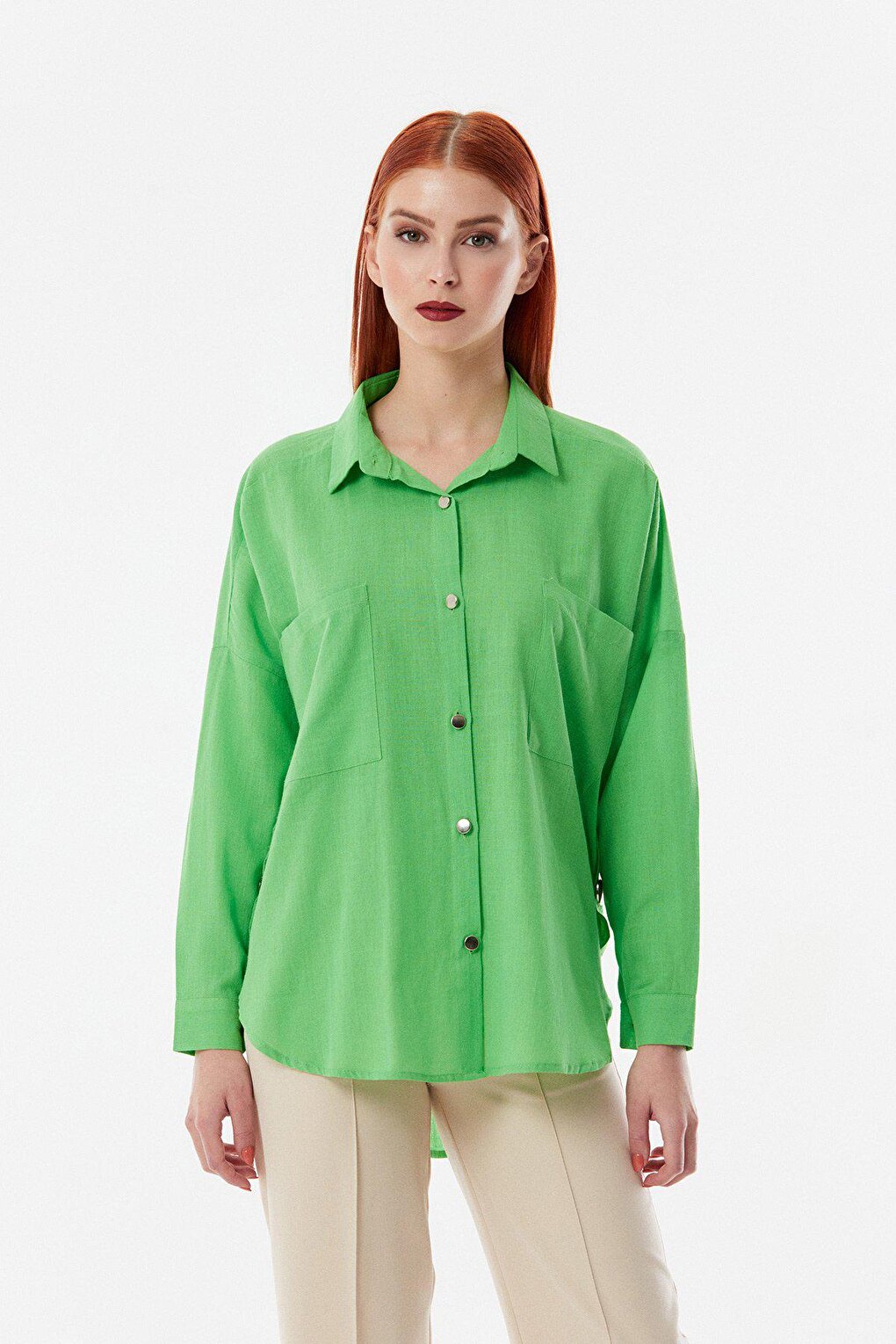 Casual Linen Shirt with Double Pockets and Button Detail