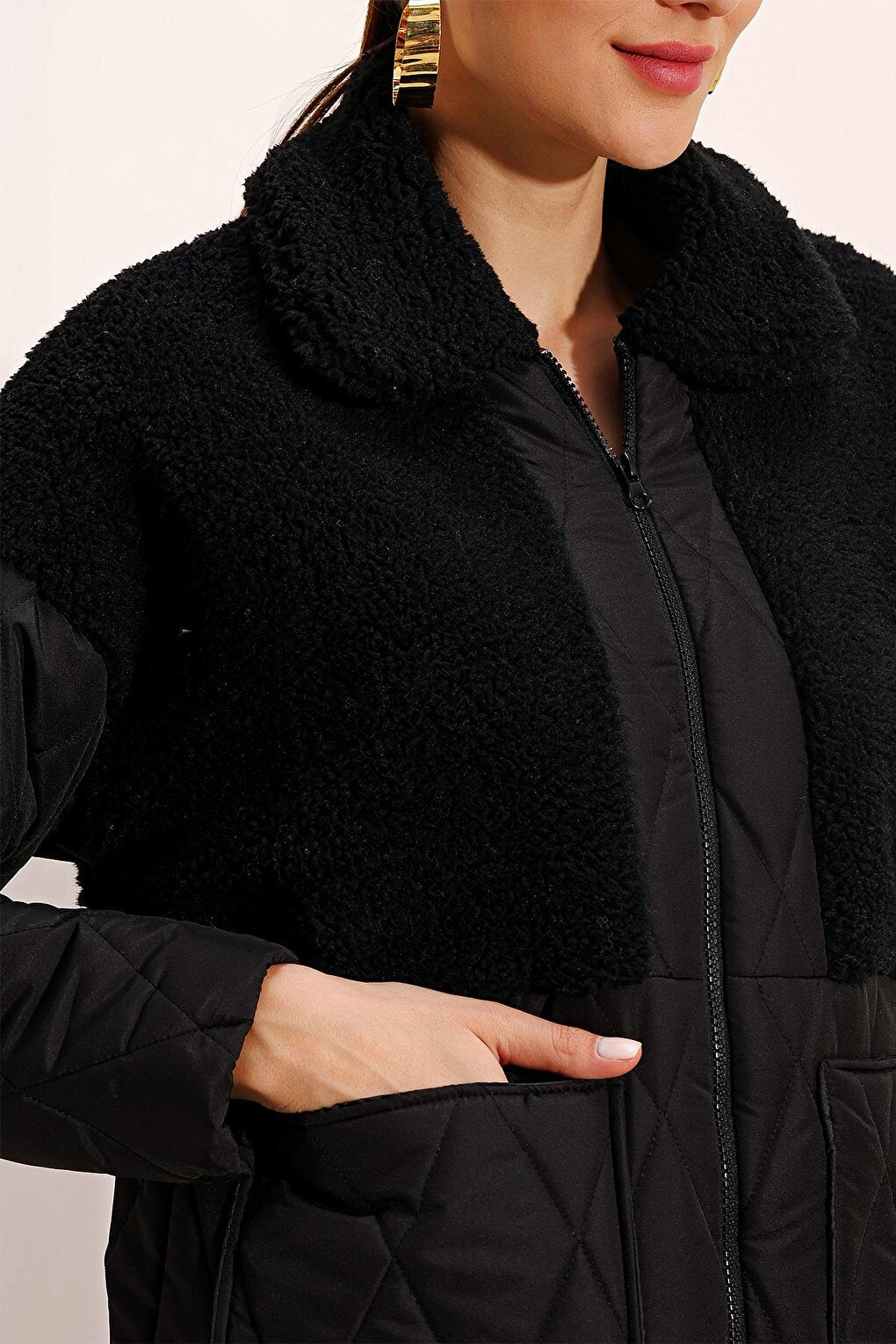 5182 Oversize Puffer Jacket with Plush Detail - Black